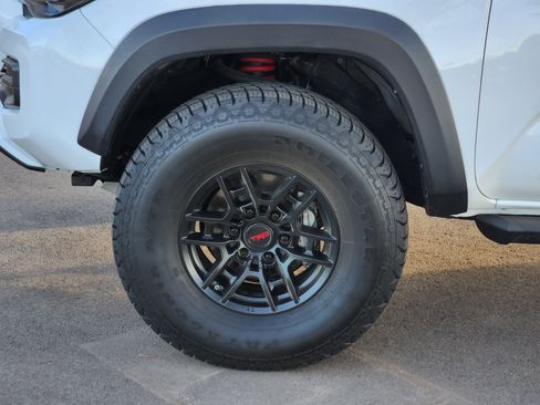 Used 2020 Toyota Tacoma image 22