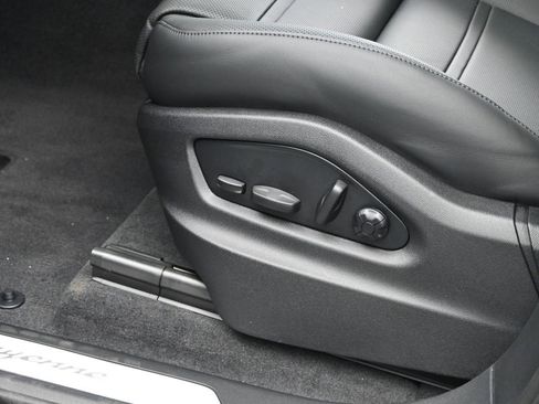 New 2026 Porsche Cayenne Coupe image 21