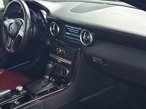 Used 2015 Mercedes-Benz SLK 350 image 11