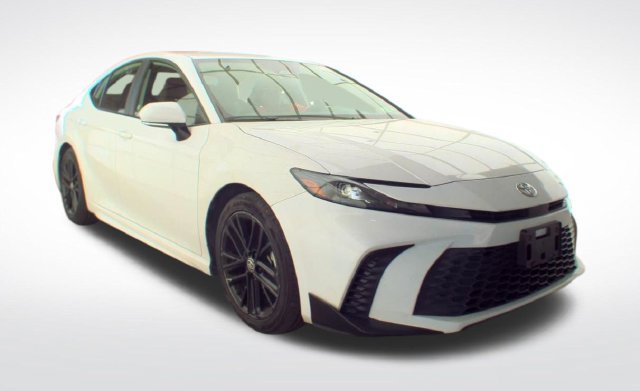 Used 2025 Toyota Camry SE FWD image 9