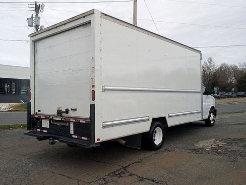 Used 2018 GMC Savana 3500 Extended w/ Driver Convenience Package image 5