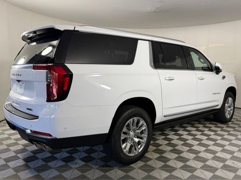 Used 2026 GMC Yukon XL Denali w/ Sun & Power Step Package AWD/4WD image 10