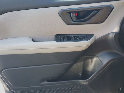 Used 2025 Subaru Forester AWD/4WD image 18