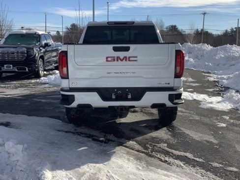 Used 2022 GMC Sierra 1500 AT4 w/ AT4 Preferred Package image 5