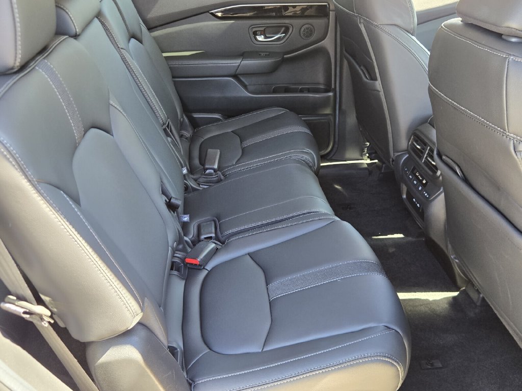 Certified 2025 Honda Pilot EX-L image 17