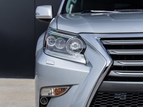 Used 2018 Lexus GX 460 image 15