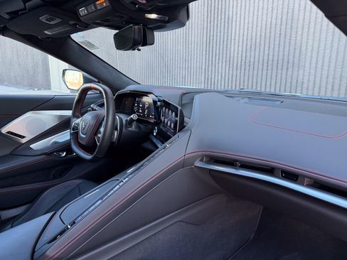 Used 2021 Chevrolet Corvette Stingray Premium Cpe w/ Z51 Performance Package image 18