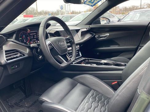 Used 2022 Audi e-tron GT Prestige w/ Prestige Package image 15