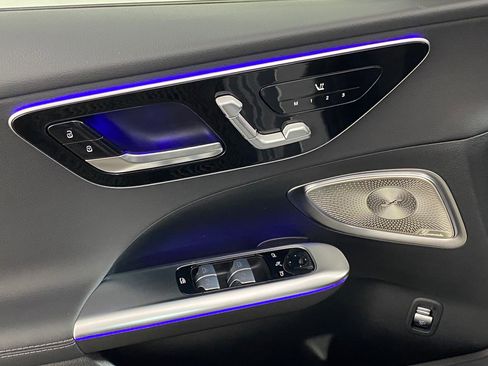 New 2025 Mercedes-Benz C 300 4MATIC Sedan image 11