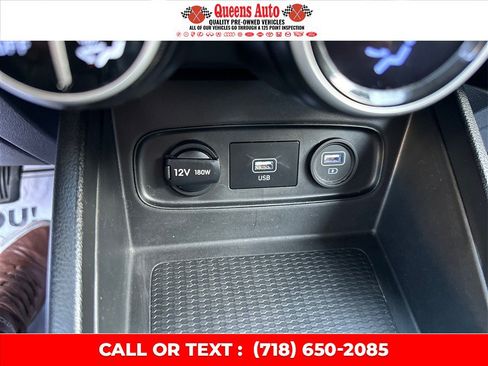 Used 2021 Hyundai Venue SEL w/ Cargo Package FWD image 40