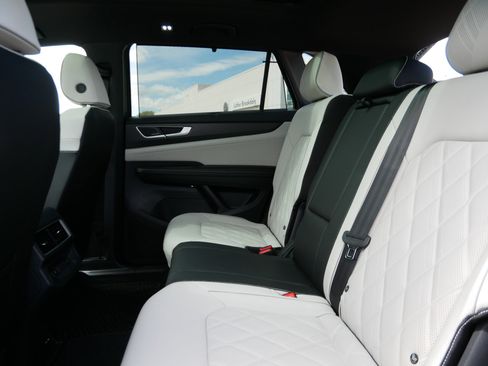 New 2026 Volkswagen Atlas Cross Sport SEL Premium R-Line AWD/4WD image 5