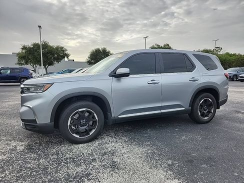 Used 2025 Honda Pilot EX-L image 9