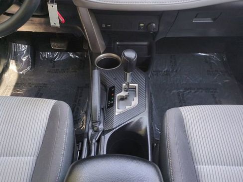 Used 2015 Toyota RAV4 XLE AWD/4WD image 19