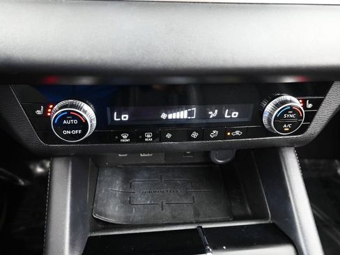 Used 2022 Mitsubishi Outlander SE image 26