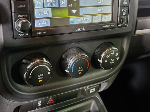 Used 2016 Jeep Patriot 75th Anniversary w/ Power Value Group FWD image 19