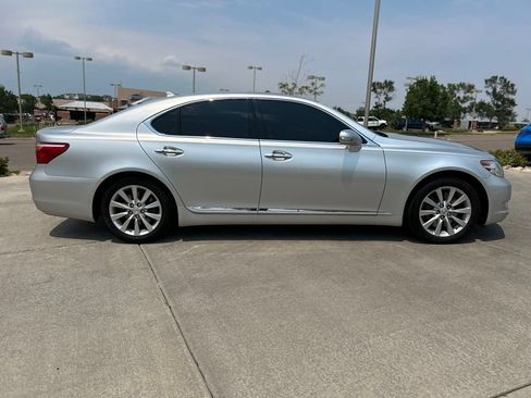 Used 2010 Lexus LS 460 AWD image 9