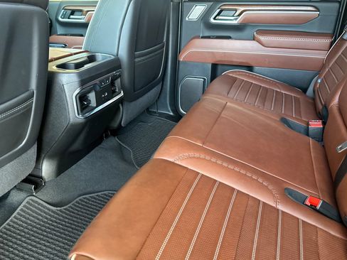 Certified 2025 GMC Sierra 2500 Denali Ultimate AWD/4WD image 13