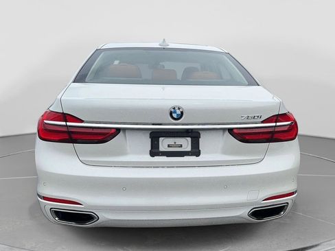 Used 2018 BMW 750i RWD image 4
