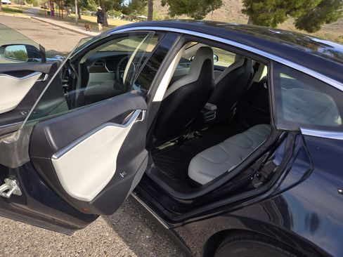 Used 2013 Tesla Model S image 15