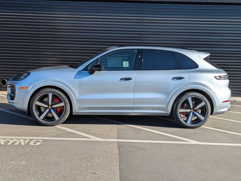 New 2026 Porsche Cayenne S image 2