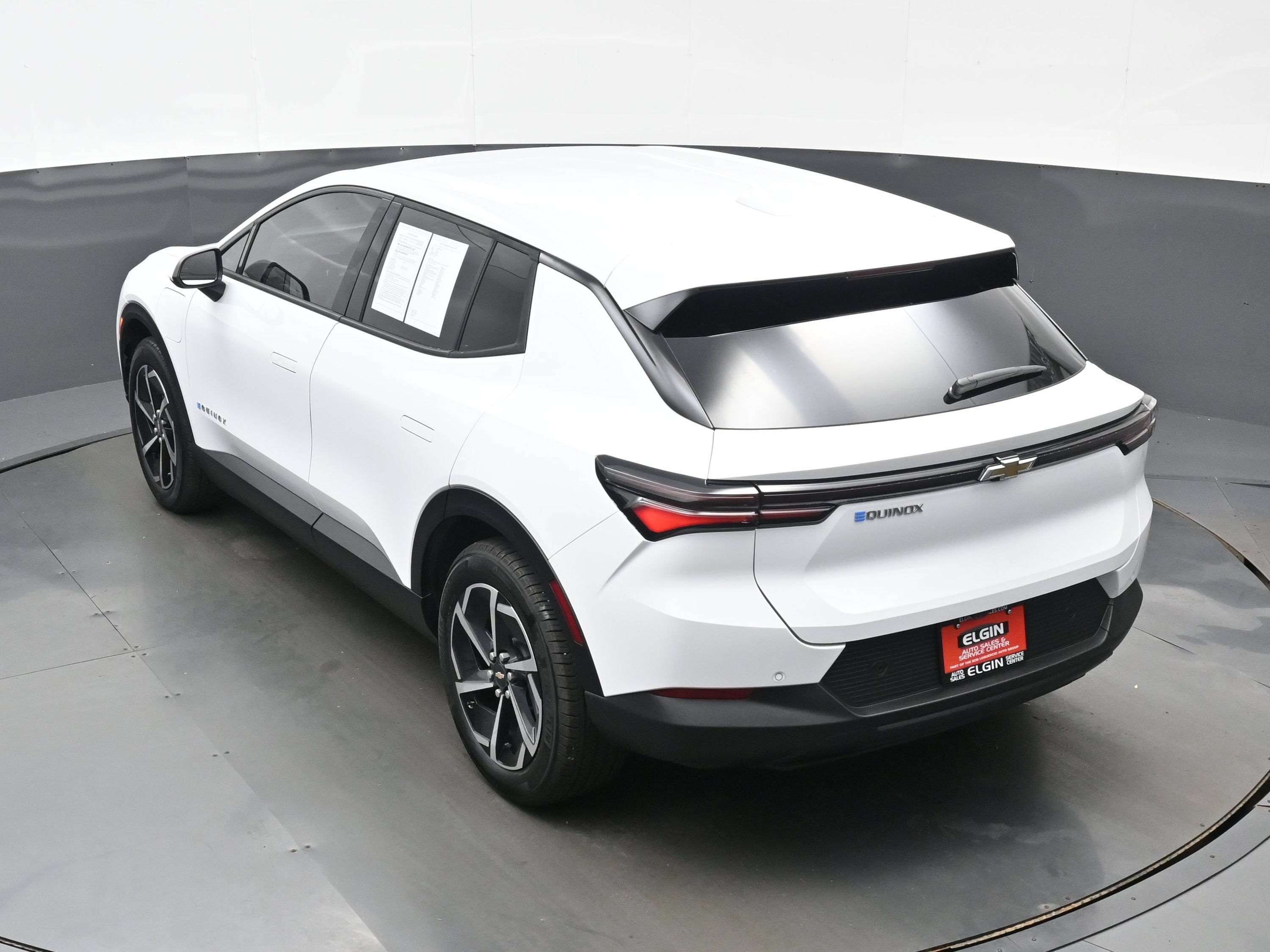 Used 2025 Chevrolet Equinox EV LT FWD image 33