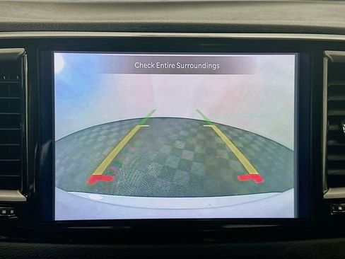 Used 2024 Chrysler Pacifica Touring-L image 20