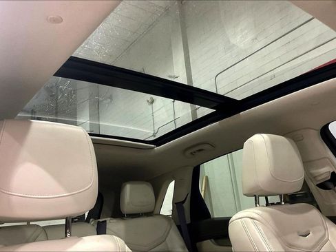 Used 2017 Cadillac XT5 Luxury w/ Driver Awareness Package image 22