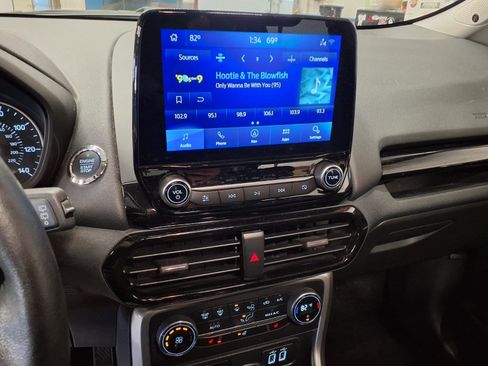 Used 2022 Ford EcoSport Titanium image 16