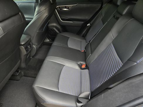 Used 2022 Toyota RAV4 XSE AWD/4WD image 15