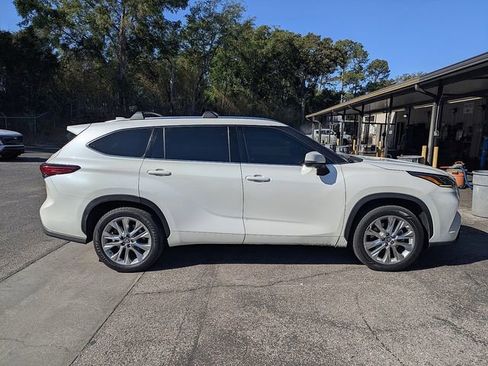 Used 2020 Toyota Highlander Limited FWD image 6