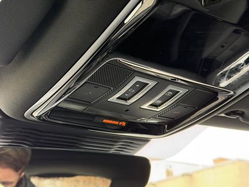 Used 2025 Land Rover Range Rover Velar Dynamic SE image 25