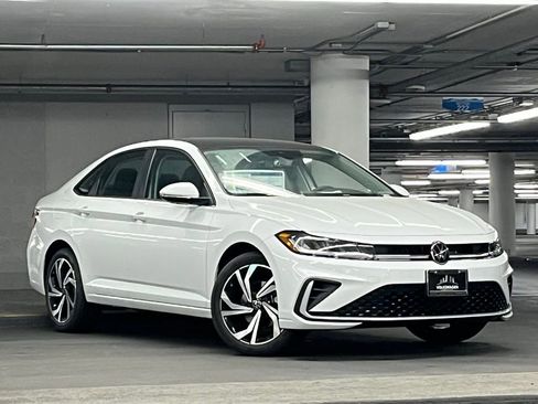 New 2026 Volkswagen Jetta SEL image 2