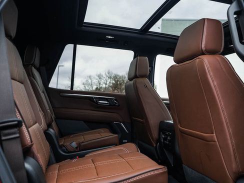 New 2026 Chevrolet Tahoe High Country AWD/4WD image 14