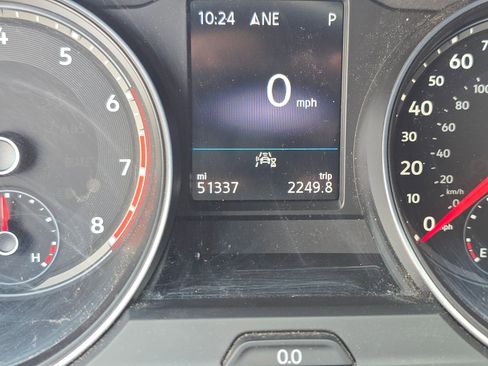 Used 2021 Volkswagen Atlas Cross Sport SE w/ Panoramic Sunroof Package image 17