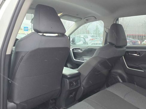 Certified 2025 Toyota RAV4 XLE image 21