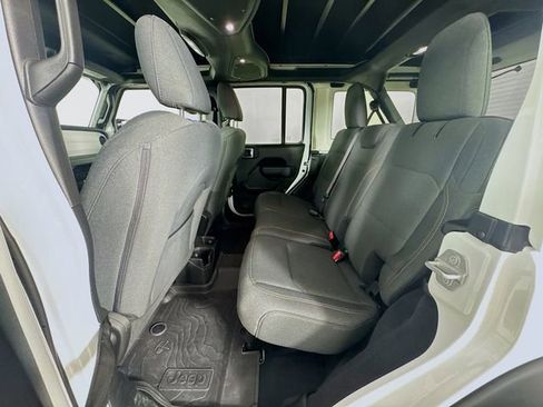 Used 2025 Jeep Wrangler Sport S image 28