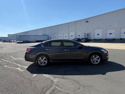 Used 2013 Nissan Altima 2.5 SV image 5