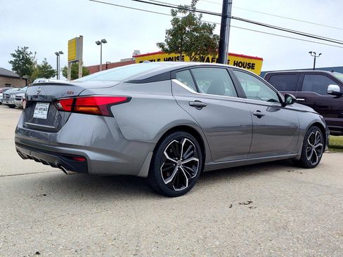 Used 2024 Nissan Altima 2.5 SR w/ SR Premium Package image 7