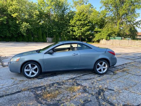 Used 2007 Pontiac G6 GT w/ Premium Package FWD image 2