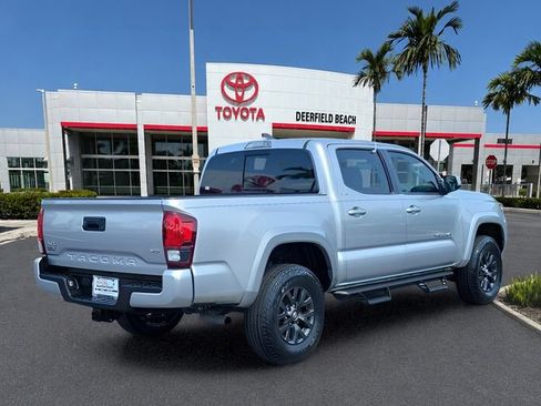Certified 2022 Toyota Tacoma SR5 w/ Technology Package AWD/4WD image 4