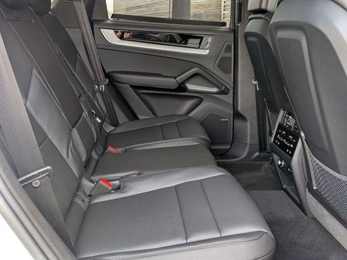 New 2026 Porsche Cayenne S image 25