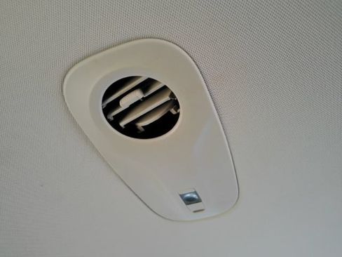 Used 2024 Chrysler Pacifica Limited FWD image 35