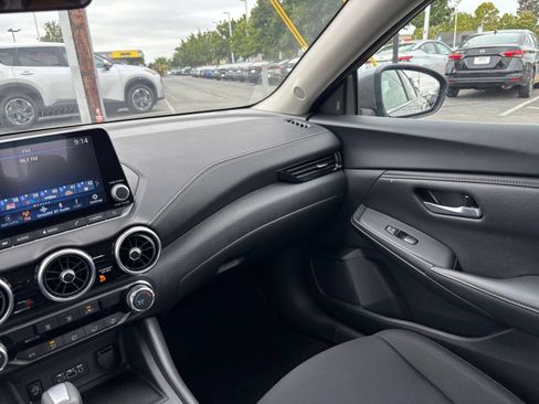 Used 2025 Nissan Sentra SV FWD image 33