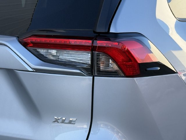 Used 2025 Toyota RAV4 XLE FWD image 7