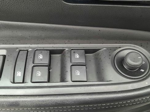 Used 2022 Buick Encore Preferred w/ Safety Package FWD image 16