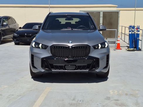 Used 2024 BMW X5 xDrive40i w/ M Sport Package AWD/4WD image 2