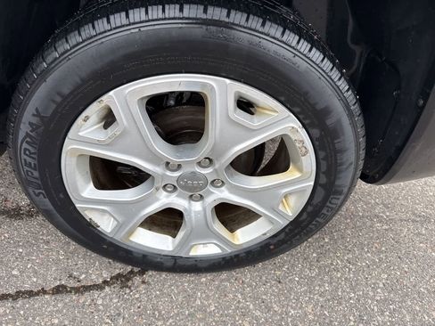 Used 2016 Jeep Renegade Limited image 10