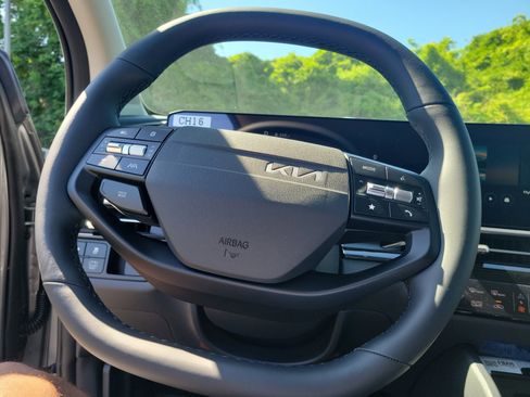 New 2026 Kia Sportage LX FWD image 21
