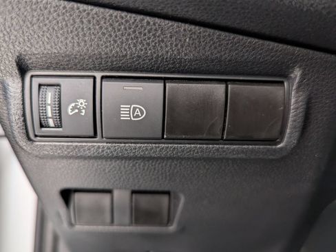 Used 2024 Toyota Corolla Cross LE FWD image 15