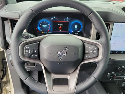 New 2026 Ford Bronco Outer Banks AWD/4WD image 13